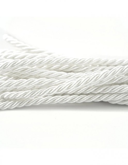 KM12100_white